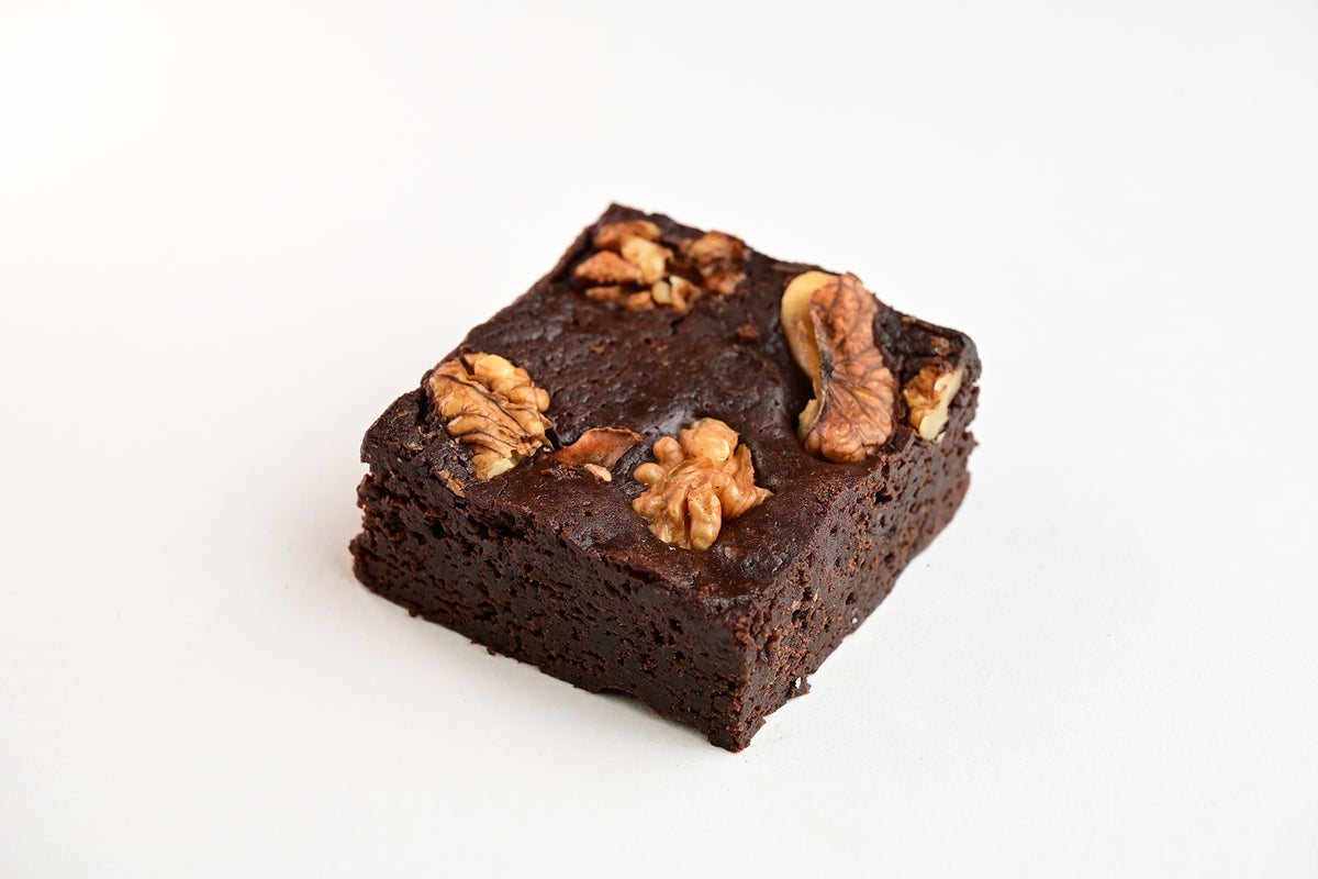 WALNUT BROWNIE